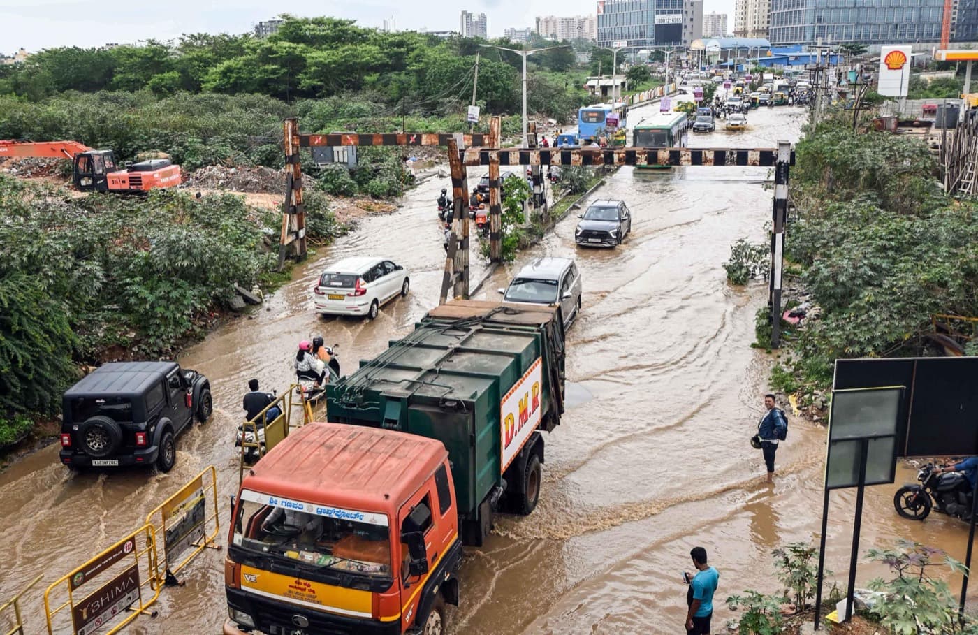 From Civic Complaints to Public Understanding: Why Context Matters