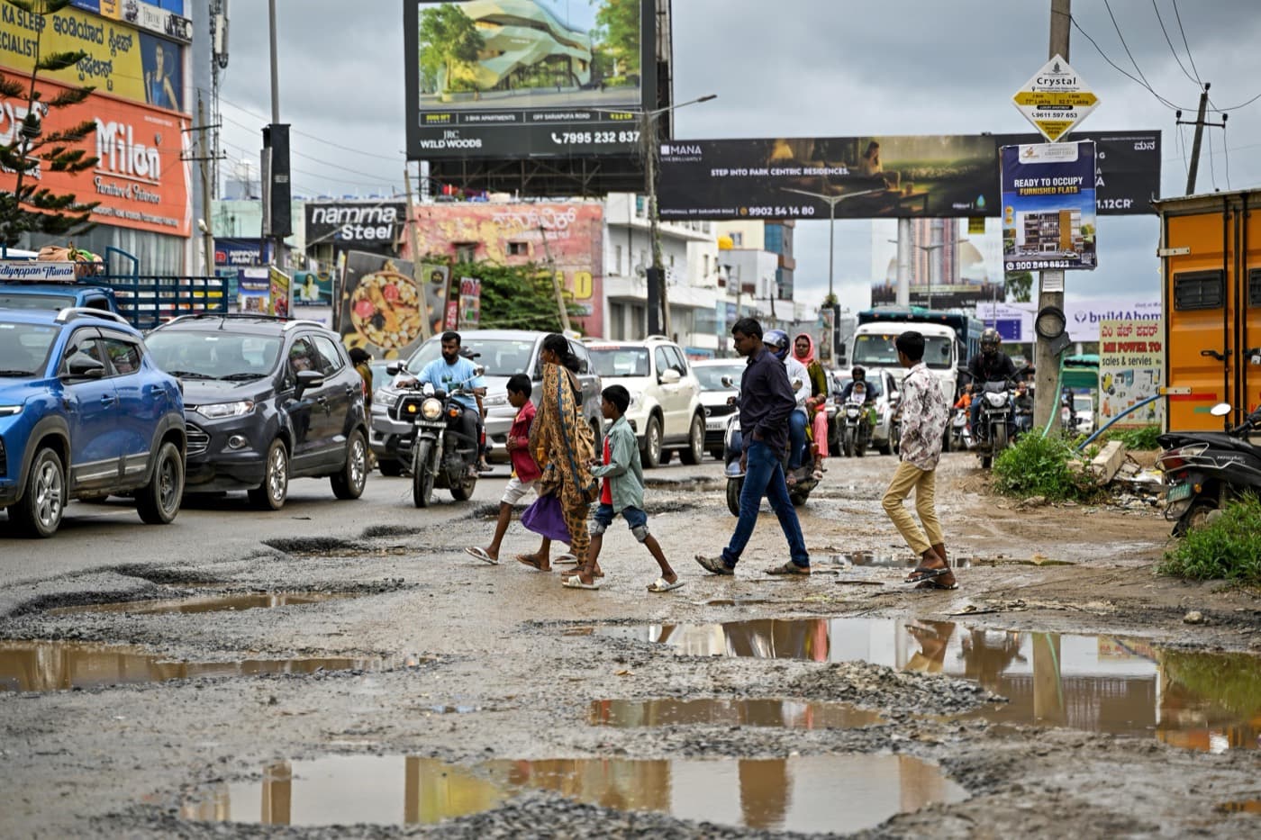 Smart Cities Beyond Technology: What Does It Mean to Understand Urban Problems?